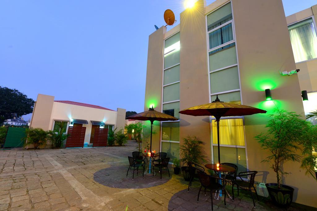 Kanbawza Hinthar Hotel Bago Exterior foto